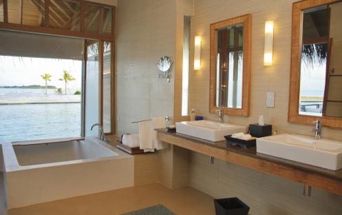 Anantara Veli Maldives Resort-Deluxe Over Water Bungalow Bathroom view_1210